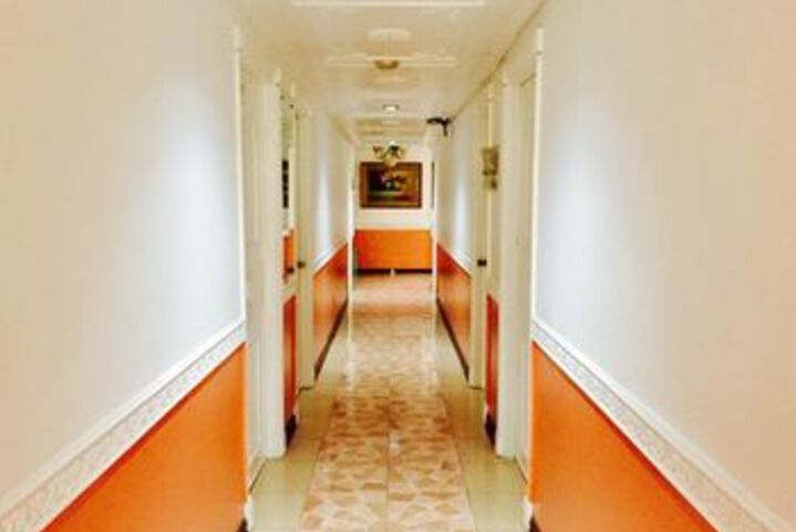 Ballroom/Hall 8 of 25