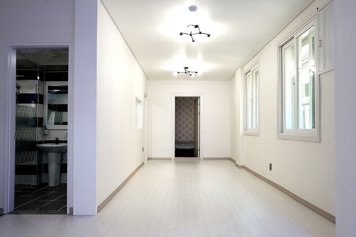 Room 3 of 150