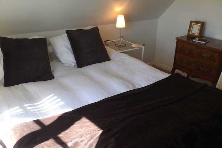 Room 4 of 30