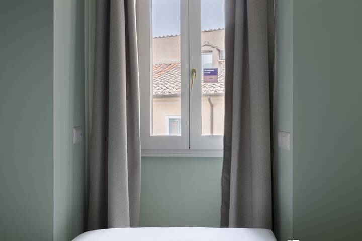 Room 46 of 71
