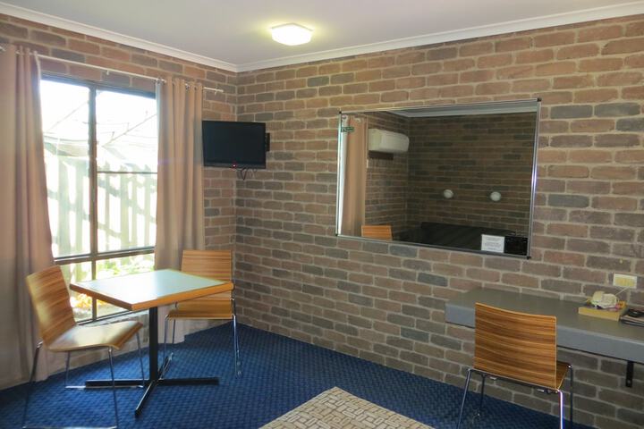 Room 12 of 61