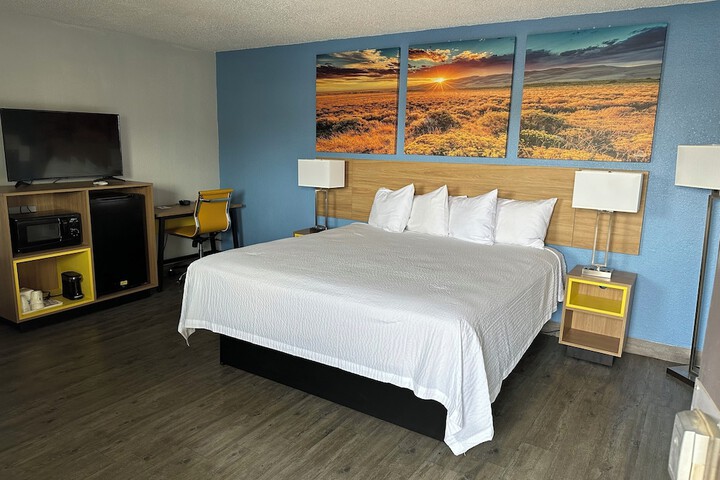 Room 7 of 8