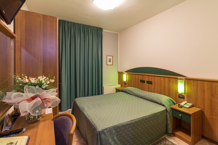 Room 13 of 39