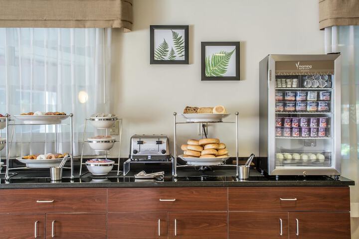 Breakfast area