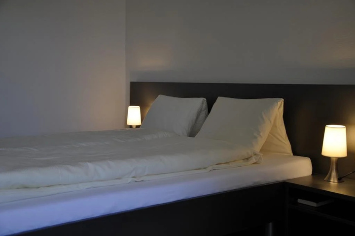 Room 5 of 8