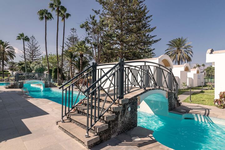 Pools & Facilities