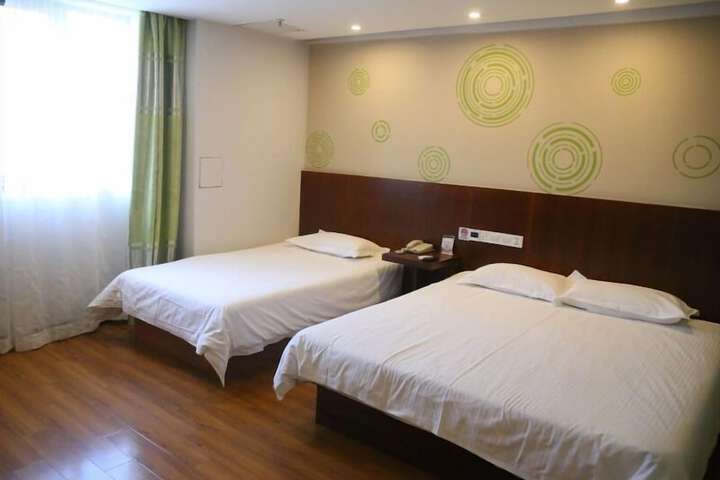 Room 6 of 45