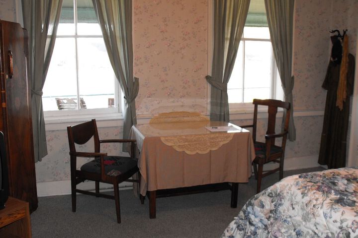 Room 3 of 36