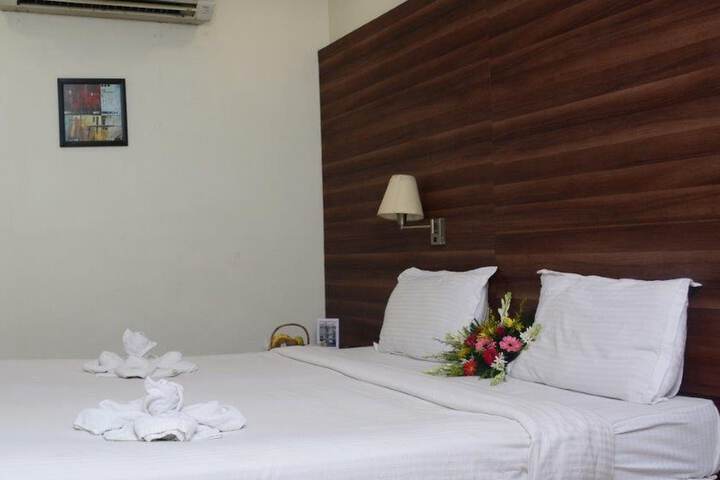 Room 6 of 24