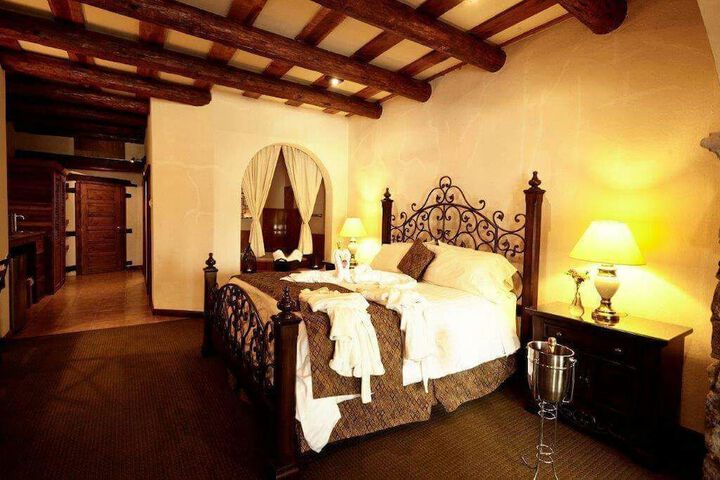 Room 4 of 62