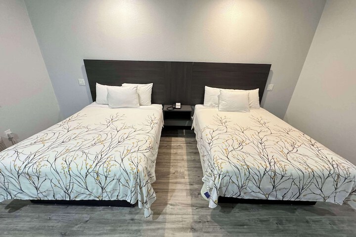 2 Double Beds (5 of 13)
