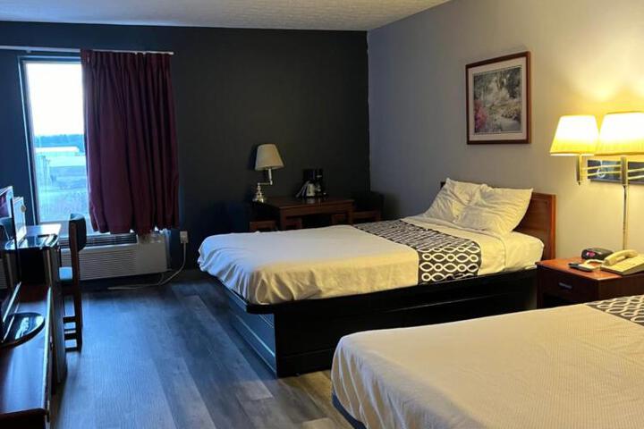 2 Double Beds (1 of 5)