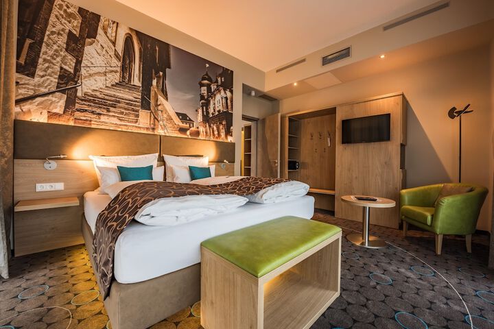 Room 10 of 92