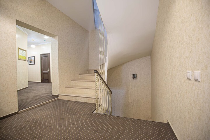 Ballroom/Hall 46 of 54