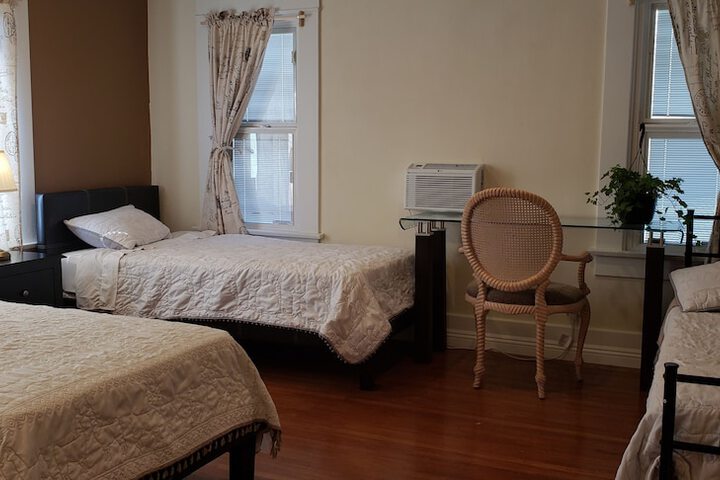 Room 9 of 27