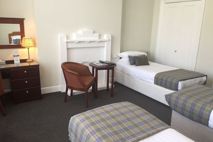 Room 44 of 153