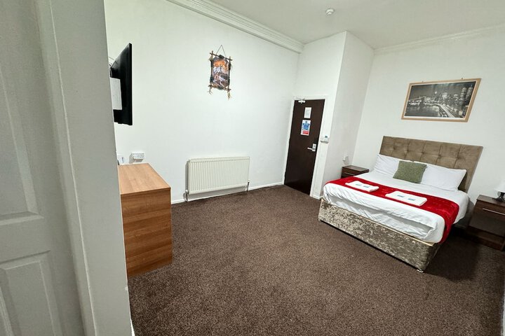 Room 10 of 25