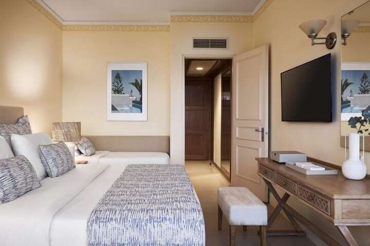 Room 46 of 218