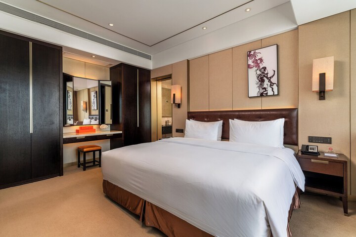Room 16 of 49
