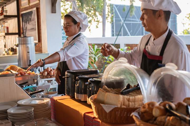Breakfast/Coffee Service 104 of 155