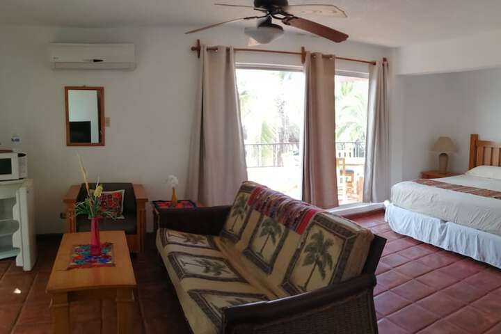 Room 4 of 12