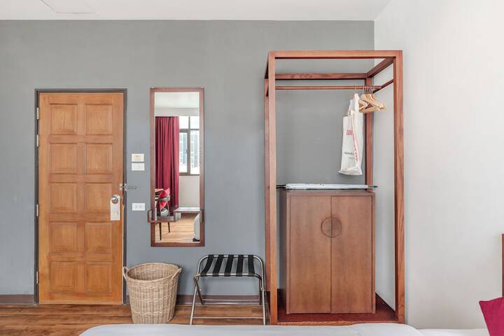Room 9 of 51