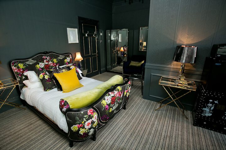 Room 84 of 250