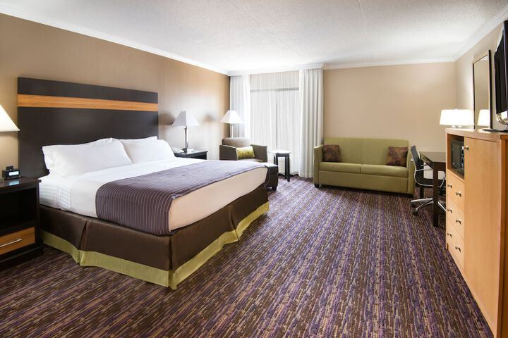 1 King Bed (14 of 16)