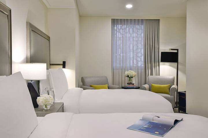 Room 4 of 83
