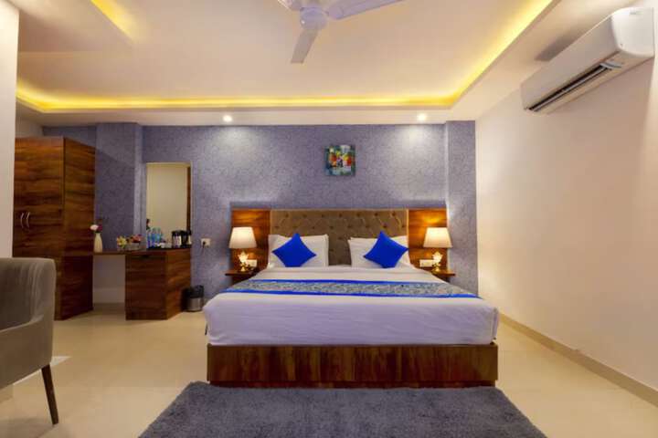 Room 14 of 21