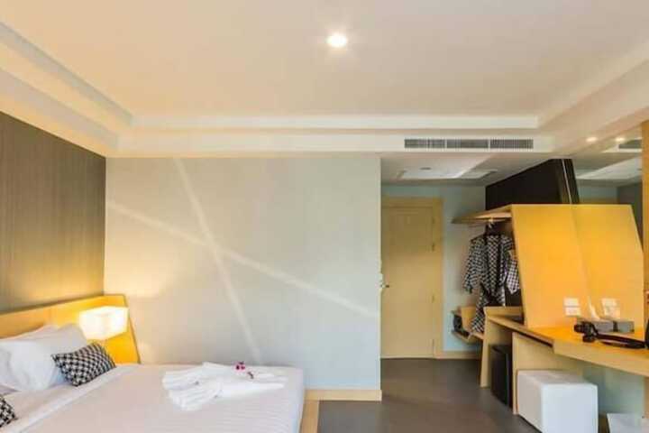 Room 8 of 63