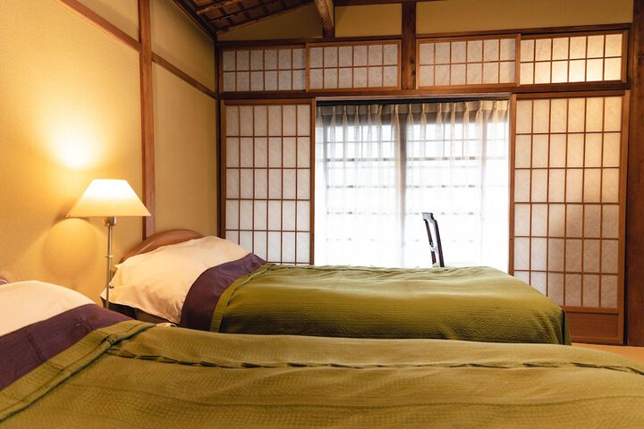 Room 6 of 48
