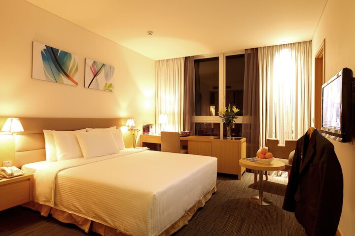 Room 26 of 65