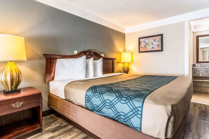 Room 20 of 37