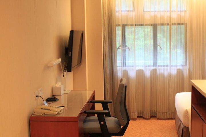 Room 22 of 40