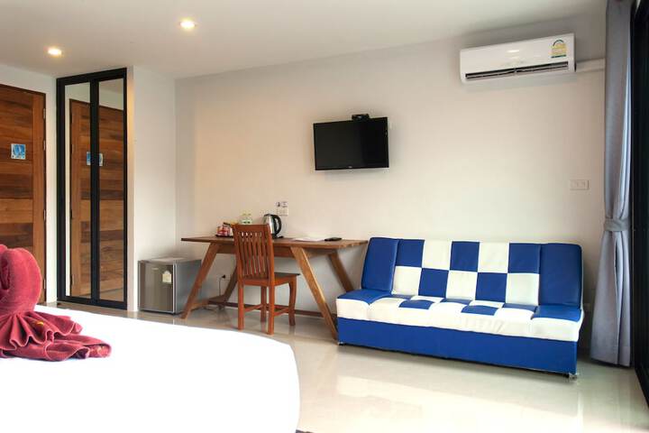 Room 6 of 31