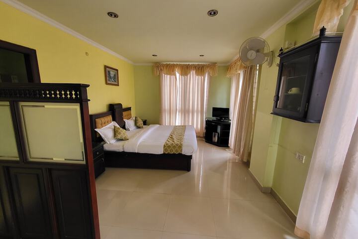 Room 8 of 27