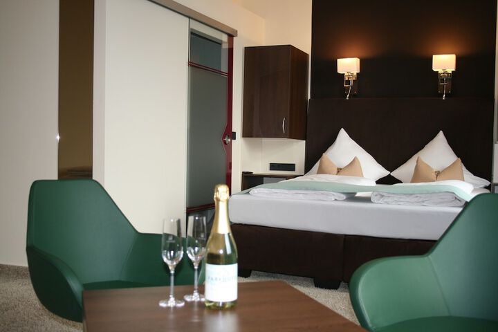 Room 6 of 43