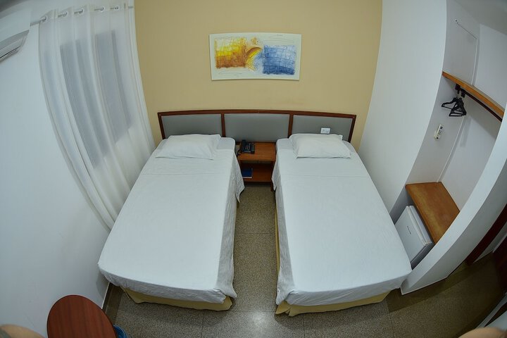 Room 17 of 65