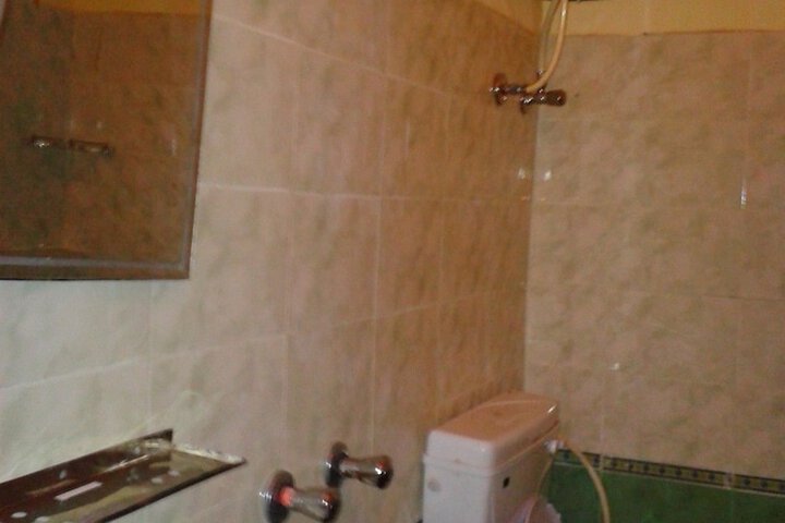 Room 10 of 15