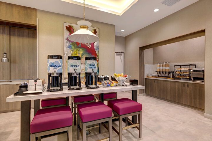 Breakfast area