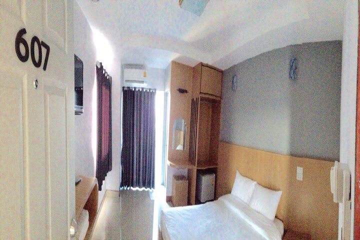 Room 7 of 40