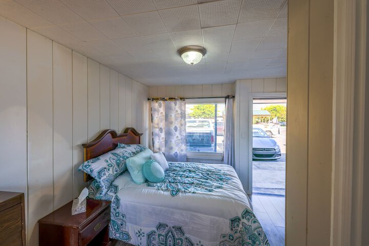 Room 3 of 16
