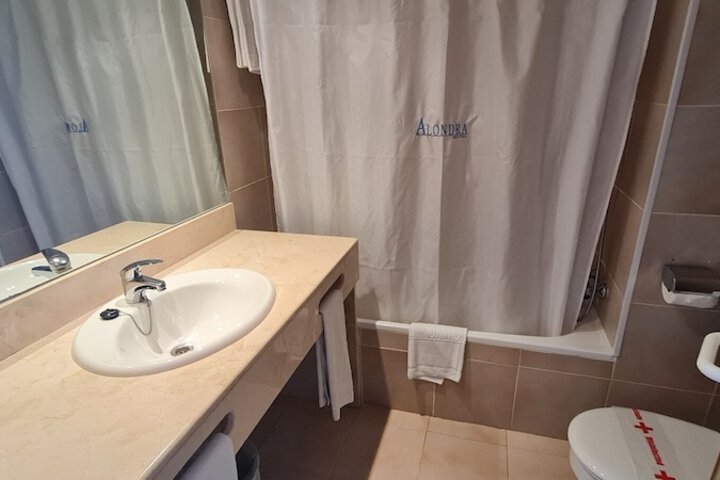 Room 63 of 149