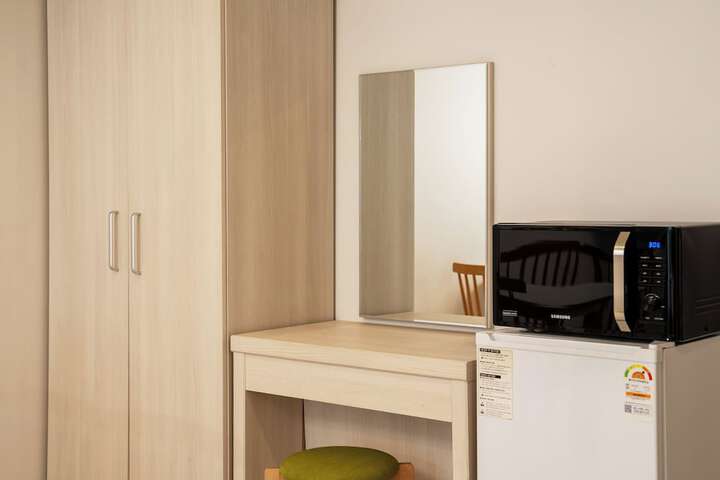 Room 12 of 120