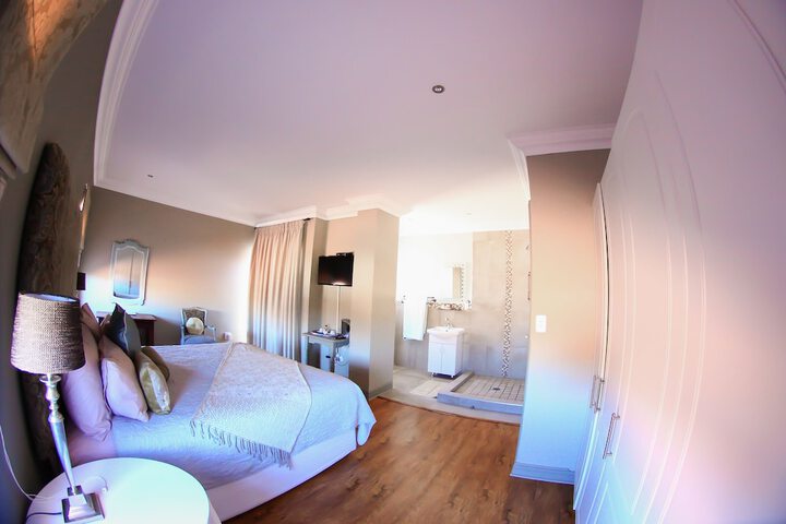 Room 14 of 34