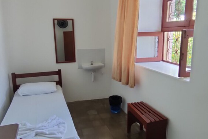 Room 42 of 157