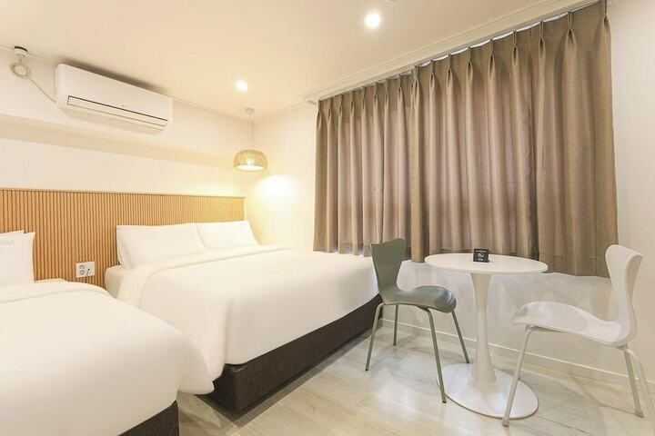 Room 9 of 41
