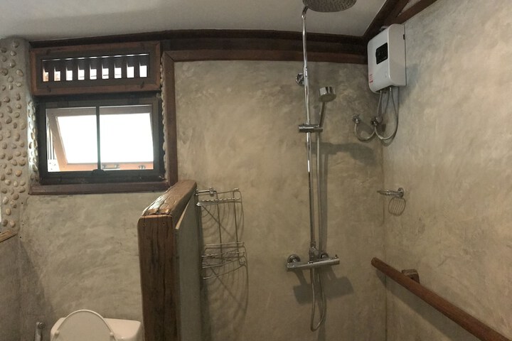 Room 37 of 58