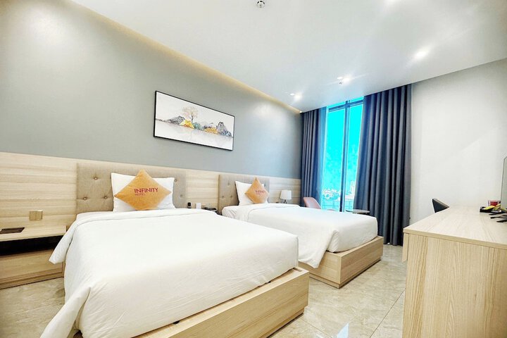 Room 10 of 20